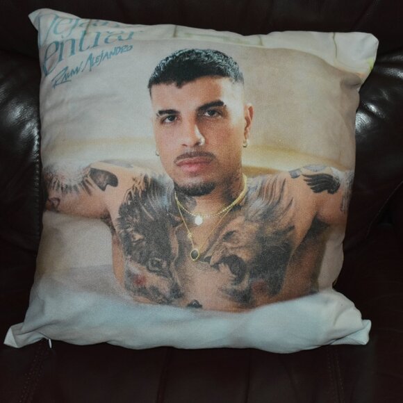 PR HOT SEXY SINGER Rauw Alejandro SHIRTLESS MAN ART 2 VIEW CANVAS PILLOW THROW - Picture 1 of 9
